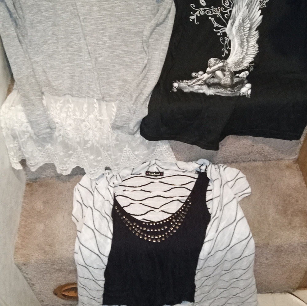 Clothes - Picture 11 of 16